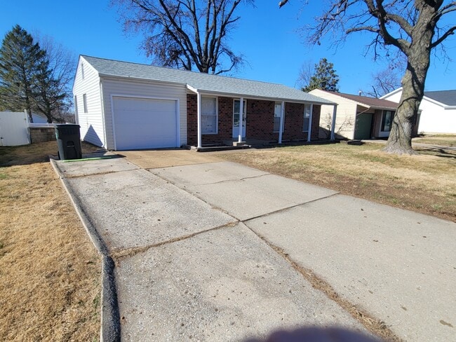 property at 2105 Golfway St