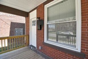 484 Berkeley Rd in Columbus, OH - Building Photo