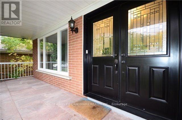 55 Waddington Crescent in Toronto, ON - Building Photo - Building Photo