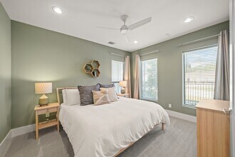 5703 Larkin St in Houston, TX - Building Photo - Building Photo