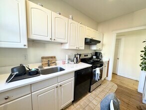 37 Hillside St in Boston, MA - Foto de edificio - Building Photo