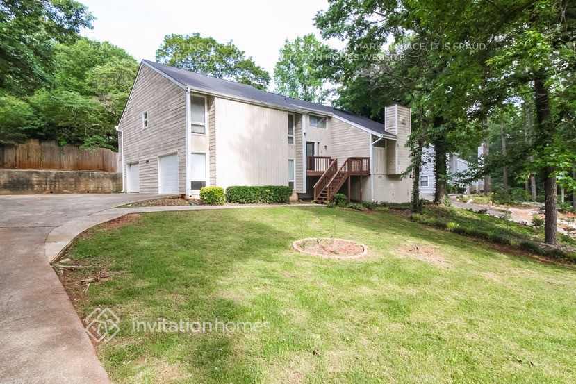 227 Coteau Pl SW in Lilburn, GA - Building Photo