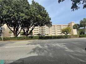 2901 S Palm Aire Dr in Pompano Beach, FL - Building Photo