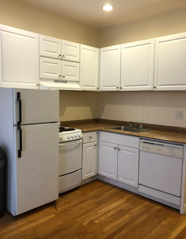 27 Phillips St, Unit 1 in Boston, MA - Building Photo - Building Photo