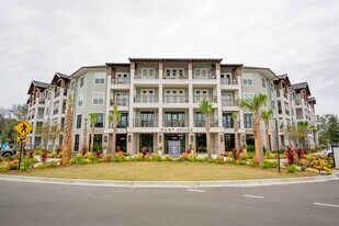 The Port House in Daniel Island, SC - Building Photo