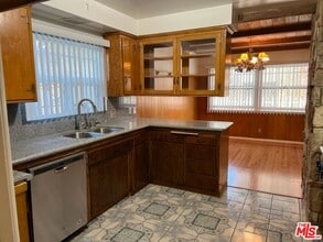 5321 W Slauson Ave in Los Angeles, CA - Building Photo - Building Photo
