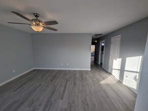 597 SE 110th Rd in Warrensburg, MO - Foto de edificio - Building Photo