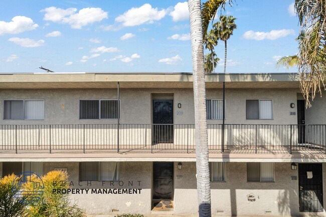 1261-1281 Rosecrans Ave. in Gardena, CA - Foto de edificio - Building Photo