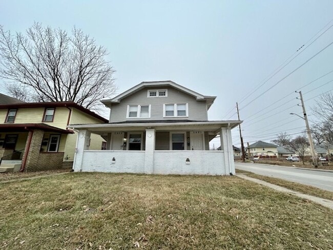 property at 2960 N Park Ave