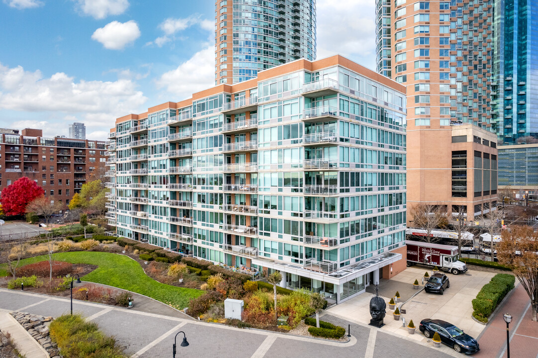 Liberty Terrace in Jersey City, NJ - Building Photo