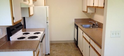 Mountain Crest in Gresham, OR - Building Photo - Interior Photo