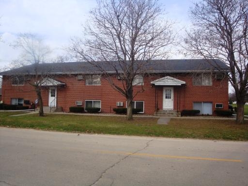 185 W Hawley St in Amboy, IL - Building Photo