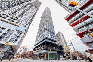 181 Dundas St E in Toronto, ON - Building Photo