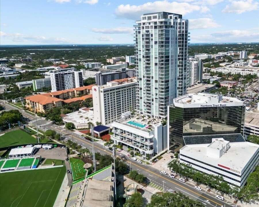 301 1st St S in St. Petersburg, FL - Building Photo