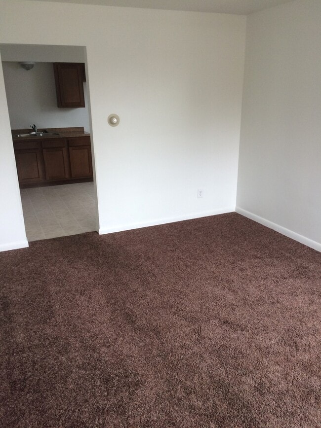 959 Lindsay Ave, Unit 959 in Akron, OH - Foto de edificio - Building Photo