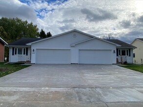 1127 Glenn Pl in Eau Claire, WI - Foto de edificio - Building Photo