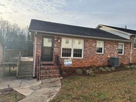 8 Orleans Ct in Greenville, SC - Building Photo