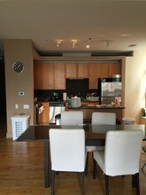 212 W Washington St-Unit -1404 in Chicago, IL - Building Photo - Building Photo