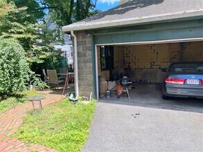 27 Willow Ave, Unit 1 in Somerville, MA - Building Photo - Building Photo