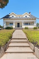 52 E St in Chula Vista, CA - Building Photo