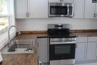 955 Laurie Ln in Columbia, SC - Building Photo - Building Photo