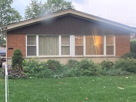 614 Leamington Ave in Wilmette, IL - Building Photo