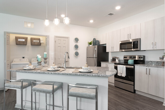 The Shore Luxury Apartment Homes in Lakeland, FL - Building Photo - Interior Photo