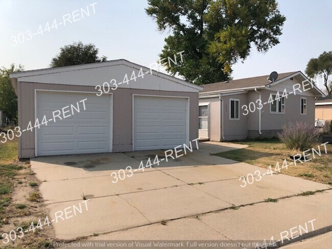 217 Spruce St in Log Lane Village, CO - Building Photo - Building Photo