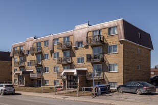 435 De La Concorde Boul O in Laval, QC - Building Photo