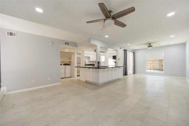 7965 Kendalia Dr