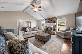 1018 Trowbridge Dr in Houston, TX - Building Photo - Building Photo