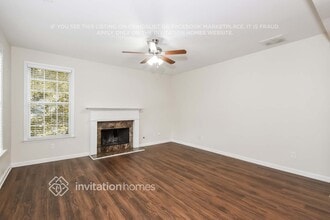 725 Weller Path NE in Sugar Hill, GA - Foto de edificio - Building Photo