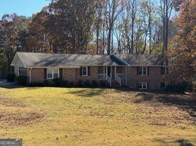185 Redwood Cir in Fayetteville, GA - Building Photo