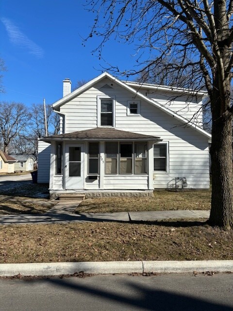 303 S Summit St in Bowling Green, OH - Foto de edificio