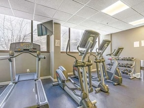 45 RIVER Dr S, Unit 2715 in Jersey City, NJ - Building Photo - Building Photo