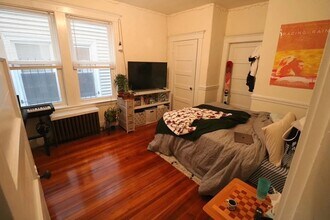735 Parker St in Boston, MA - Foto de edificio - Building Photo