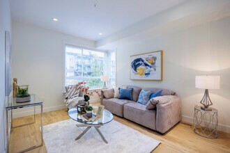 19935 75A Av in Langley, BC - Building Photo - Building Photo