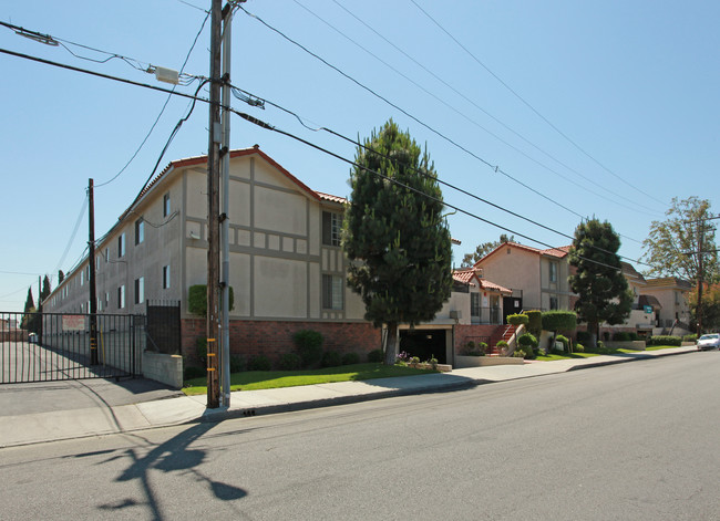 Park Plaza Apartments in Hawthorne, CA - Building Photo - Building Photo