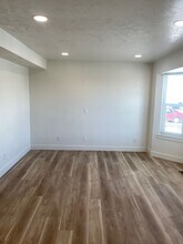 9040 S Goddard Cir in West Jordan, UT - Building Photo - Building Photo