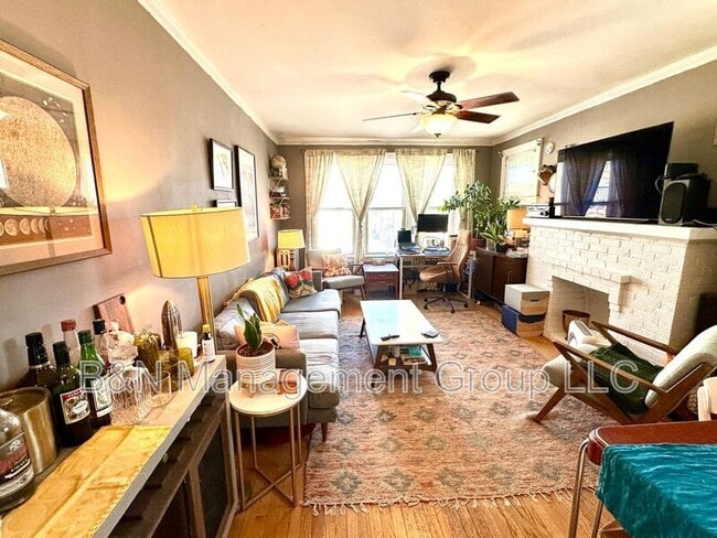 property at 1719 W Ainslie St