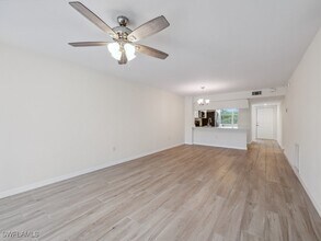 285 Naples Cove Dr in Naples, FL - Building Photo - Building Photo