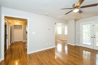 607 Caliber Ct in Woodstock, GA - Building Photo - Building Photo