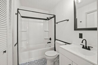 246 SE 101st Rd in Warrensburg, MO - Building Photo - Building Photo