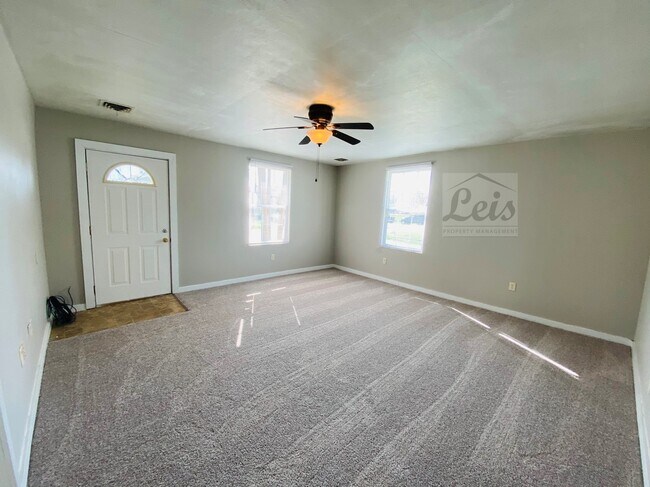 201 Lynn St in Palestine, OH - Building Photo - Building Photo