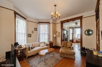 1128 W Diversey Pky in Chicago, IL - Building Photo - Interior Photo