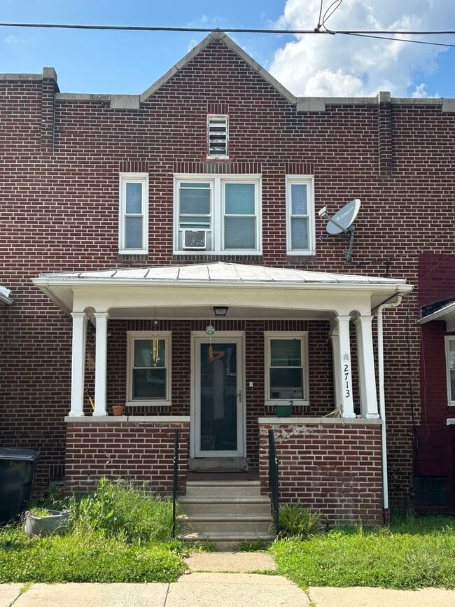 property at 2713 Thompson Pl