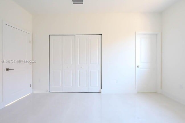 15631 SW 11th Terrace in Miami, FL - Building Photo - Building Photo