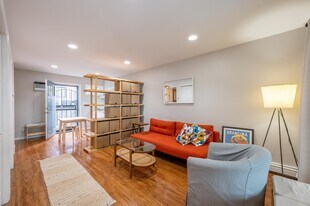 72 Henry St in Jersey City, NJ - Building Photo