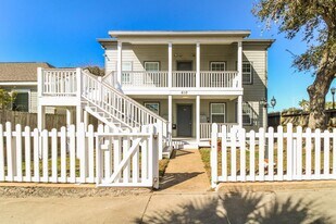 610 Avenue H in Galveston, TX - Building Photo