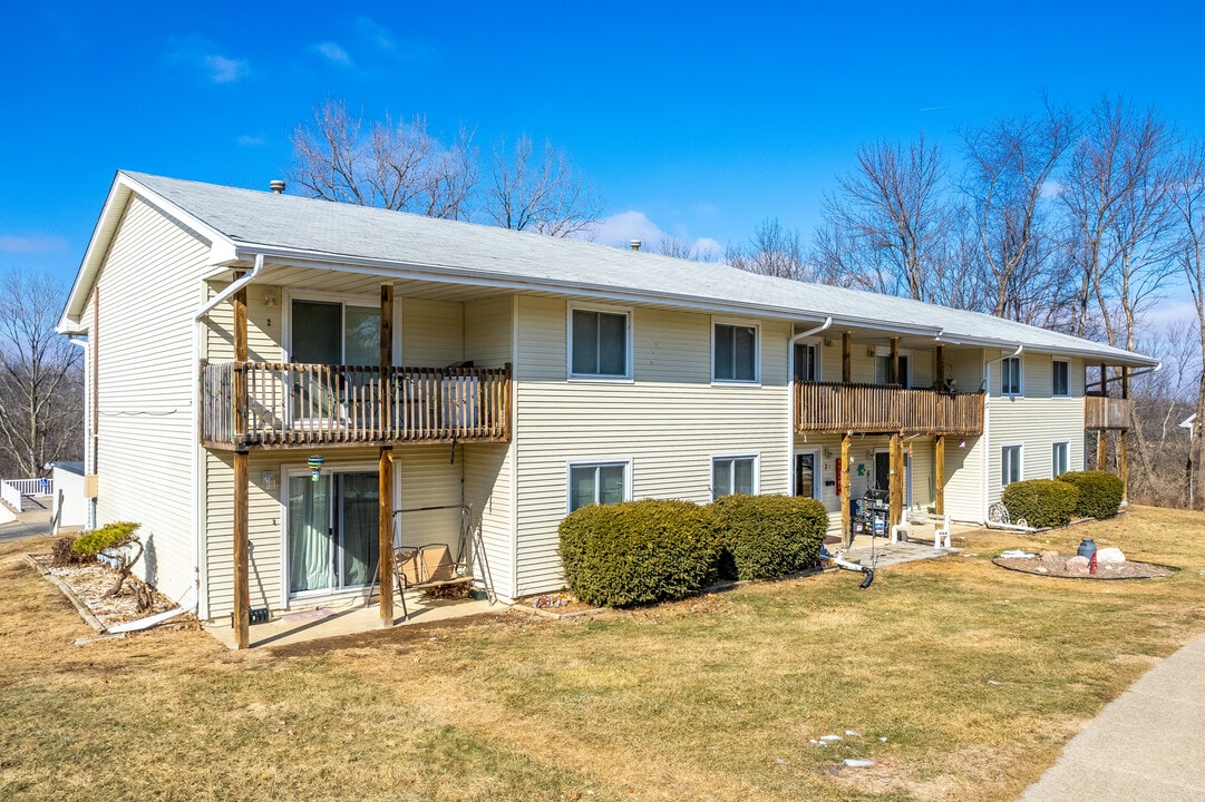 630 N 9th St in Carlisle, IA - Building Photo
